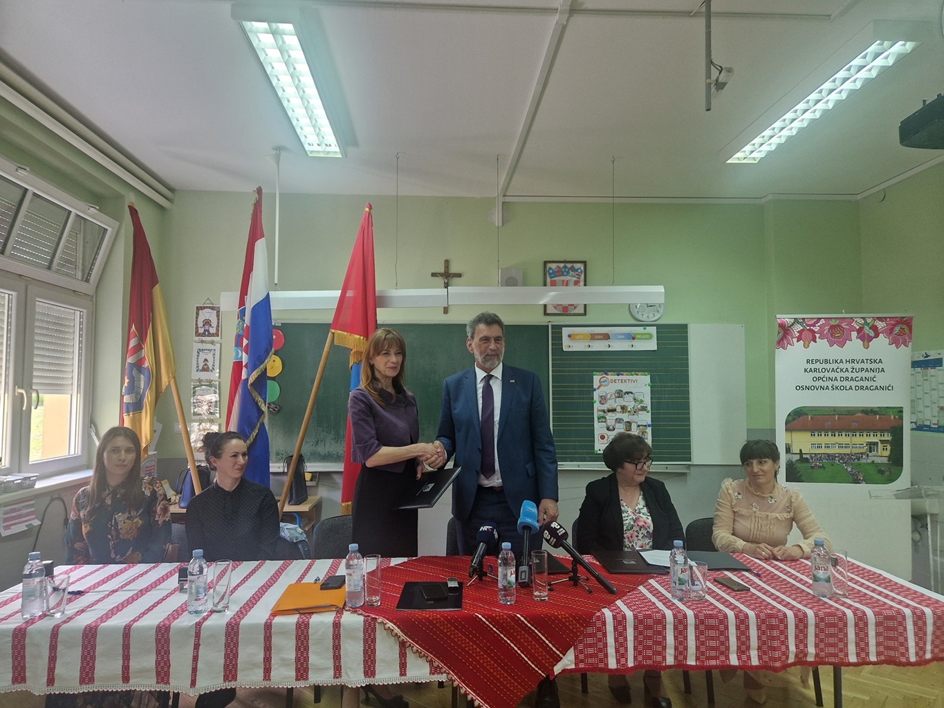 Potpisani ugovori za rekonstrukcije i dogradnje triju škola u Karlovačkoj županiji