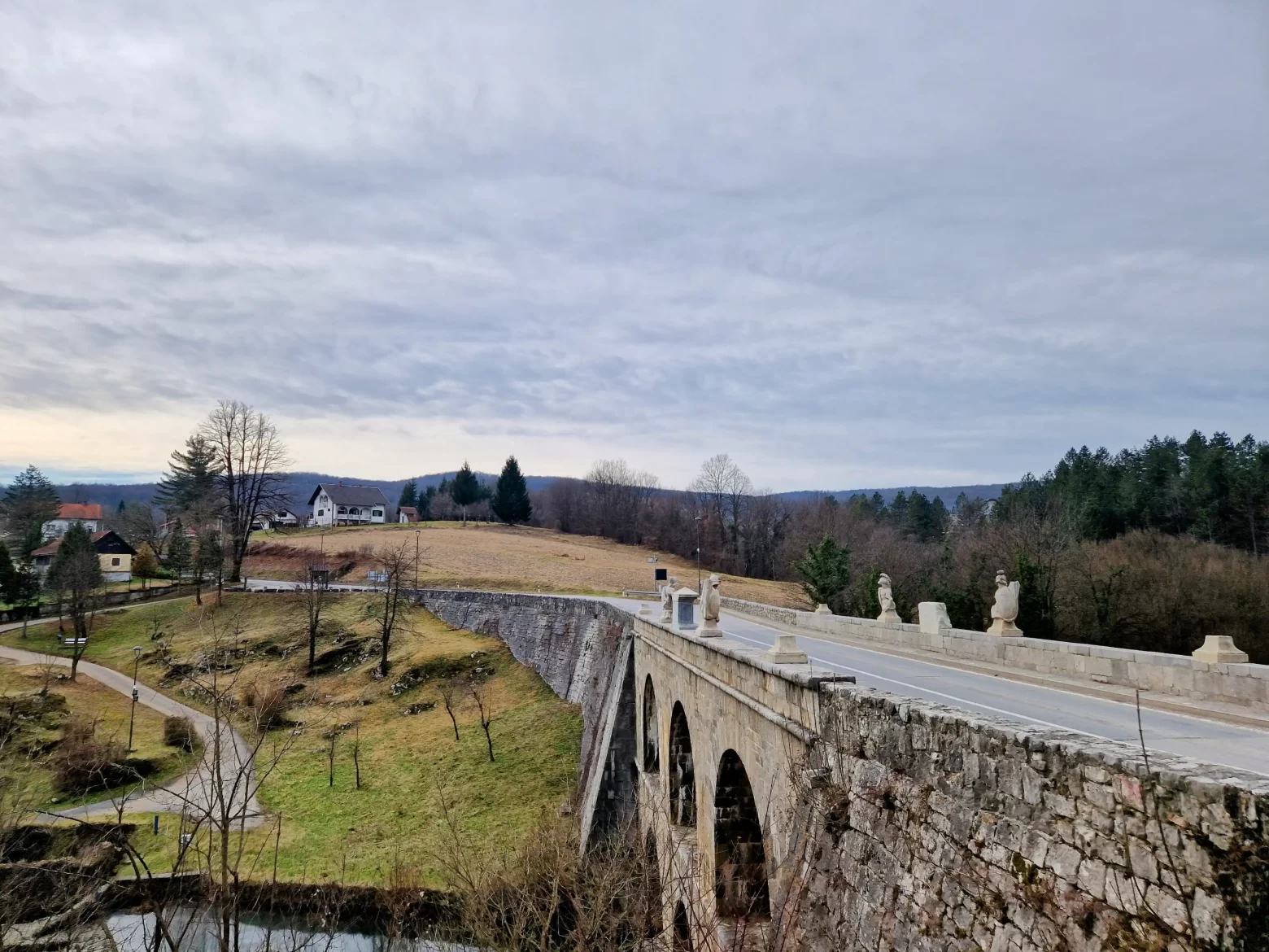 Visoki upravni sud ukinuo odluku Općinskog vijeća Tounja o povjerenstvu za zapošljavanje