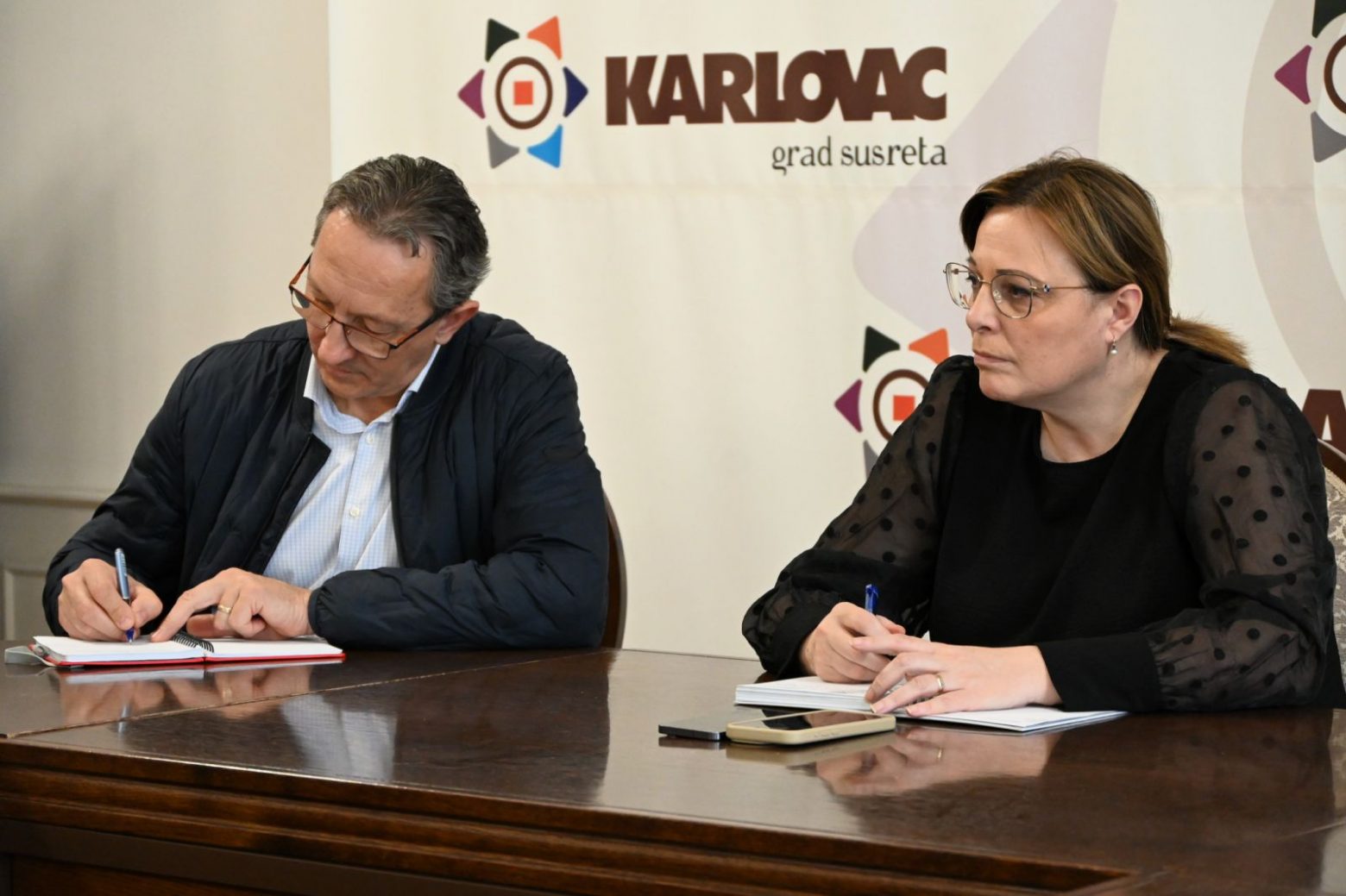 U Karlovcu će biti napunjene i uz akvarij postavljene vreće s pijeskom uoči većih oborina